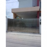 ประตูสแตนเลส - ช่างทำโครงหลังคา - อดิศักดิ์ การช่าง