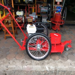 รถตัดหญ้าสามล้อเล็ก