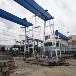 เครนแบบล้อเลื่อน (gantry crane)