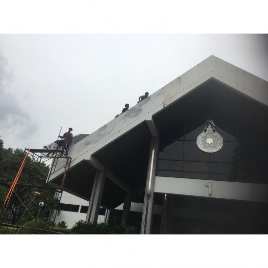 รับเหมาติดตั้งหลังคาอาคาร มุงหลังคาตามแบบ  ออกแบบหลังคา  หลังคาอาคาร  หลังคาบ้าน  หลังคาโรงงาน 
