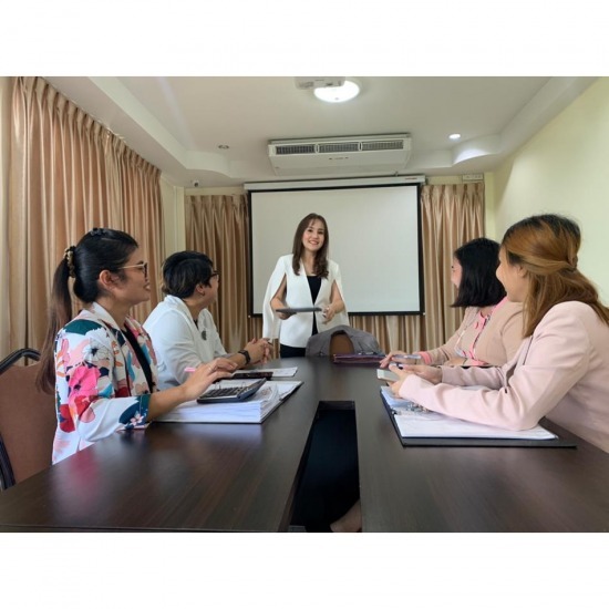 Selling insurance Allianz Chonburi Selling insurance Allianz Chonburi 