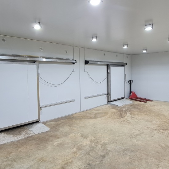 Anti Room (ห้องพักสินค้า) ห้องเย็นและไลน์ผลิต  บริการรับสร้างห้องเย็น  รับติดตั้งห้องเย็น  Anti Room  ห้องพักสินค้า 